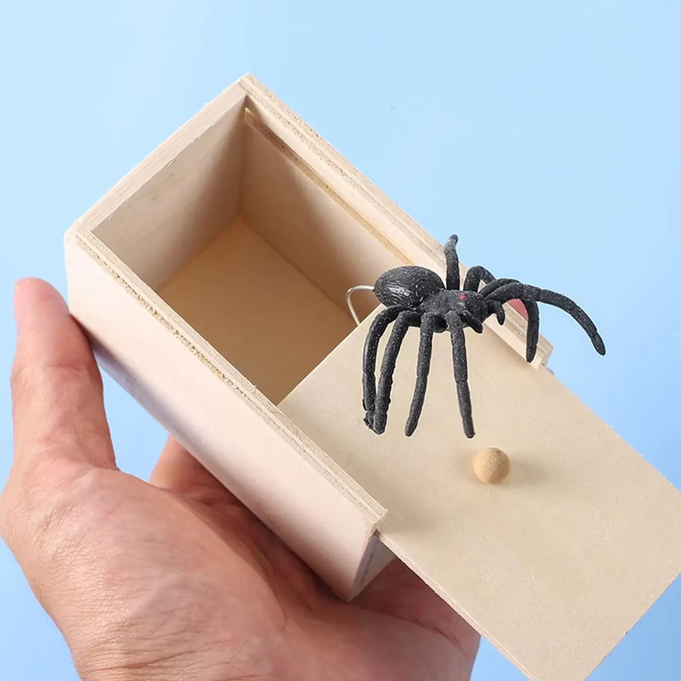 1Pc-Wooden Prank Trick Practical Joke Home Office Scare Toy Box Gag Spider Parents Friend Funny Play Joke Gift Surprising Bo