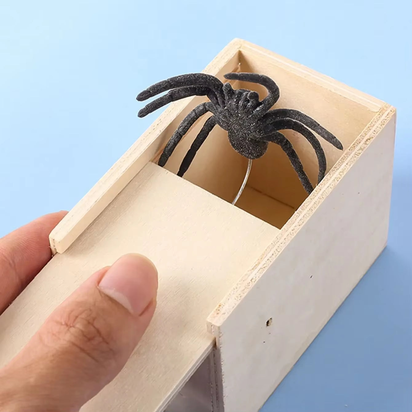 1Pc-Wooden Prank Trick Practical Joke Home Office Scare Toy Box Gag Spider Parents Friend Funny Play Joke Gift Surprising Bo